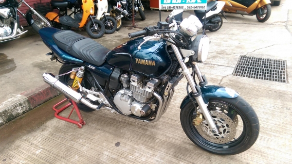 ขายคับ YAMAHA XJR400 ปี1999 ท่อแต่งสแตนเลสทั้งเส้น แฮนด์แต่งกันล้ม อินวอย สรรพสามิตร ราคา 54500 บาท ส่งได้ทั่วไทยคับ สนใจติดต่อ 081-0578282 FACEBOOK ชาญณรงค์ ป๊อป ชัยอมฤต ไอดีไลน์ POPBIGBIKESAKON คับ สนใจรถสวย ถูก ดี ต้อง POP BIGBIKE SAKONNAKHON คับ คลิปว