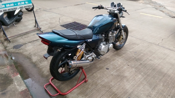 ขายคับ YAMAHA XJR400 ปี1999 ท่อแต่งสแตนเลสทั้งเส้น แฮนด์แต่งกันล้ม อินวอย สรรพสามิตร ราคา 54500 บาท ส่งได้ทั่วไทยคับ สนใจติดต่อ 081-0578282 FACEBOOK ชาญณรงค์ ป๊อป ชัยอมฤต ไอดีไลน์ POPBIGBIKESAKON คับ สนใจรถสวย ถูก ดี ต้อง POP BIGBIKE SAKONNAKHON คับ คลิปว