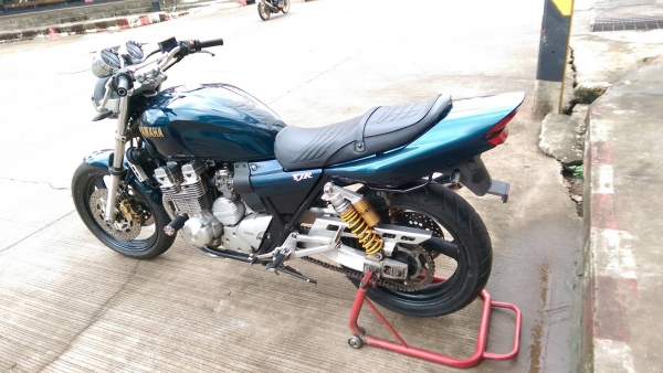 ขายคับ YAMAHA XJR400 ปี1999 ท่อแต่งสแตนเลสทั้งเส้น แฮนด์แต่งกันล้ม อินวอย สรรพสามิตร ราคา 54500 บาท ส่งได้ทั่วไทยคับ สนใจติดต่อ 081-0578282 FACEBOOK ชาญณรงค์ ป๊อป ชัยอมฤต ไอดีไลน์ POPBIGBIKESAKON คับ สนใจรถสวย ถูก ดี ต้อง POP BIGBIKE SAKONNAKHON คับ คลิปว