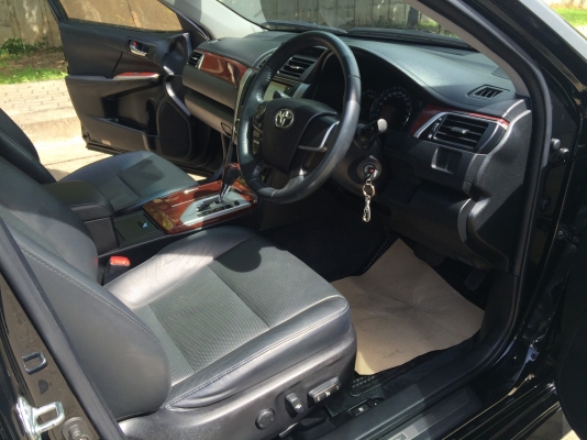 2014 TOYOTA CAMRY 2.0G EXTRIMO รถสวยมาก หน้าเดิม หลังเดิม ซื้อไปคุ้มสุดๆ วิ่งน้อยสุดๆ