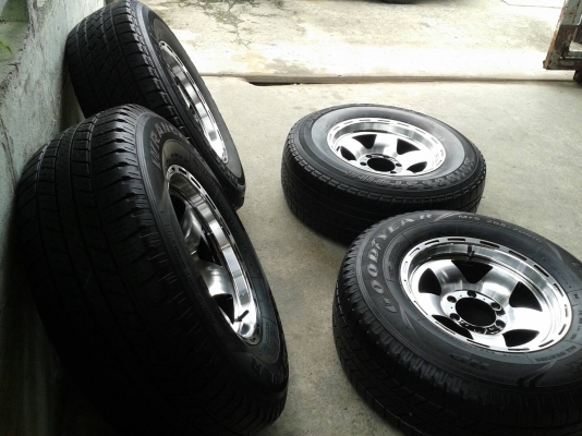 ขอบ16นิ้ว6รู พร้อมยาง สวยๆ 4 ล้อ ราคา 7900 บาท