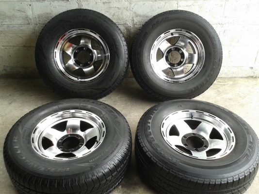 ขอบ16นิ้ว6รู พร้อมยาง สวยๆ 4 ล้อ ราคา 7900 บาท