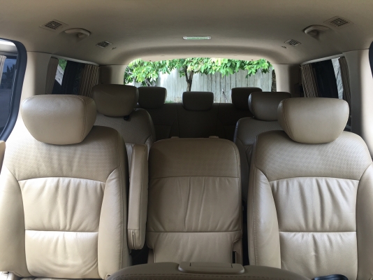 2010 HYUNDAI H-1 DELUXE มือเดียวออกห้าง เดิมๆทั้งคัน