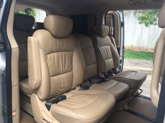 2010 HYUNDAI H-1 DELUXE มือเดียวออกห้าง เดิมๆทั้งคัน