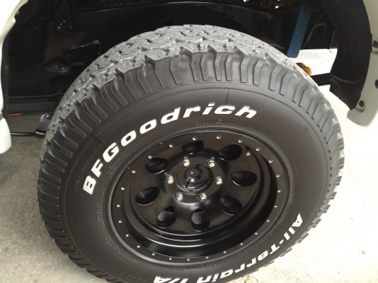 ขายล้อแม็กเลนโซ่พร้อมยางBF-265-75-16ปี14 สวยๆ ขายล้อแม็กเลนโซ่พร้อมยางBF-265-75-16ปี14 สวยๆ