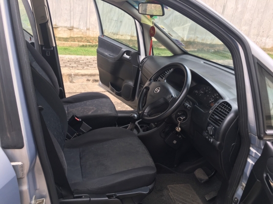 chevrolet zafira 2.2cdx สีเทา ปี 2003 รถสวย ไม่เคยติดแก๊ส เช็คระยะตลอด