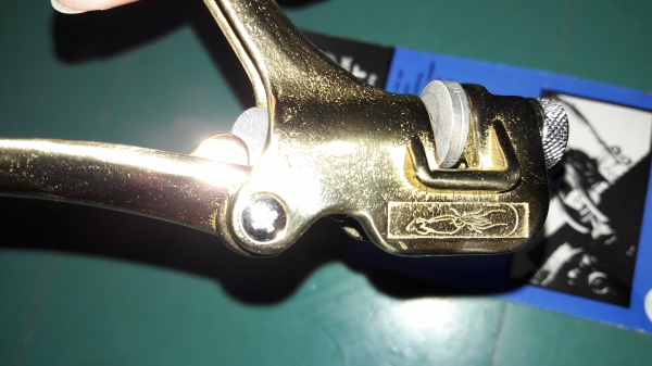 ขายคัดคองเลื่อยตราหมึกเบ็ด SQUID HOOK Made in England.ทำจากทองเหลืองทั้งตัว