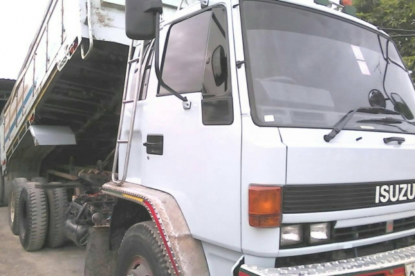 ขาย900,000บาท จัดแนนซ์ 700,000 ISUZU ตัว195เครื่อง260ดั๊มแม่ลูกเนียม สภาพสวยพร้อมใช้ ราคาต่อรอง ติดต่อได้ที่คุณ อ๊อฟ พิจิตร 086-737-9991 ขาย900,000บาท จัดแนนซ์ 700,000 ISUZU ตัว195เครื่อง260ดั๊มแม่ลูกเนียม สภาพสวยพร้อมใช้ ราคาต่อรอง ติดต่อได้ที่คุณ อ๊อฟ พิจิตร 086-737-9991