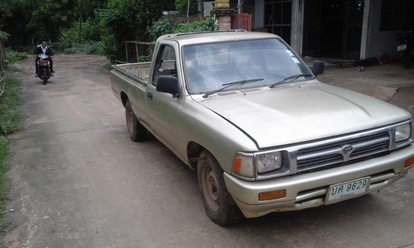 HILUX MIGHTY-X 2.5 ดีเซล HILUX MIGHTY-X 2.5 ดีเซล