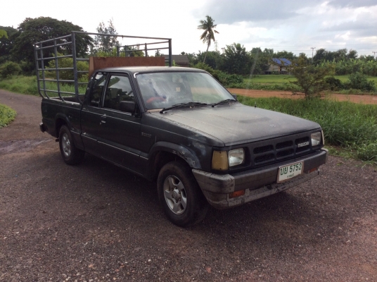 รถกระบะMAZDAแค๊ปจดทะเบียนปี 2536 เครื่อง ฝาดำ 2500 CC เครื่องดีแห้งๆ ขับดี  ครัทซีสวย  สีสวยรถเดิมๆบางๆ ไม่เคยทำสีภายในเดิมๆมีเบาะขาด ราคา78,000บาท ต่อรองได้คับ ศุภากร 081-1903107, 081-4252943