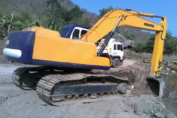 ขายดาวน์แบคโค KOMATSU PC200-6 ขายดาวน์ราคา400,000 ส่งต่ออีก16,700x40งวด รถสวย ช่วงล่างดี เอวแน่น เครื่องดี พร้อมใช้งาน สนใจโทร 090-8588220คุณนะ 093-3258446คุณบิว หรือเข้าดูสินค้าอื่นๆได้ที่ www.narong2truck.com หรือ www.truck.in.th/498 หรือเพจFacebook ณรง