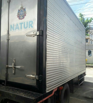 หกล้อ อีซูชุ NKR110ปี36เกียร์สั้น ช่วงยาว4.30ม บรรทุกตู้เปียก สภาพดีเดิมๆสวยพร้อมใช้งาน ทะเบียนพร้อมโอน