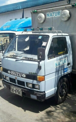 หกล้อ อีซูชุ NKR110ปี36เกียร์สั้น ช่วงยาว4.30ม บรรทุกตู้เปียก สภาพดีเดิมๆสวยพร้อมใช้งาน ทะเบียนพร้อมโอน
