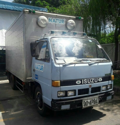 หกล้อ อีซูชุ NKR110ปี36เกียร์สั้น ช่วงยาว4.30ม บรรทุกตู้เปียก สภาพดีเดิมๆสวยพร้อมใช้งาน ทะเบียนพร้อมโอน