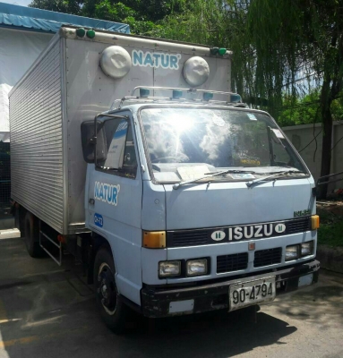 หกล้อ อีซูชุ NKR110ปี36เกียร์สั้น ช่วงยาว4.30ม บรรทุกตู้เปียก สภาพดีเดิมๆสวยพร้อมใช้งาน ทะเบียนพร้อมโอน