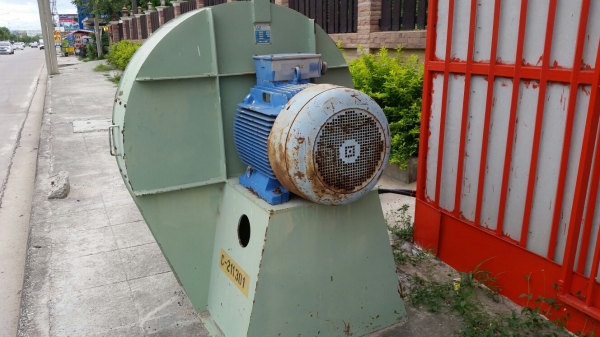 โบลเวอร์ขนาดใหญ่