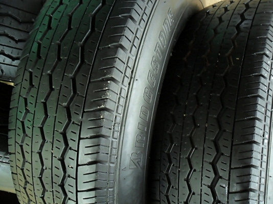 ยางกระบะขอบ15 บริดสโตน195 R15 ลงพื้นปี14 (4เส้น3,200)