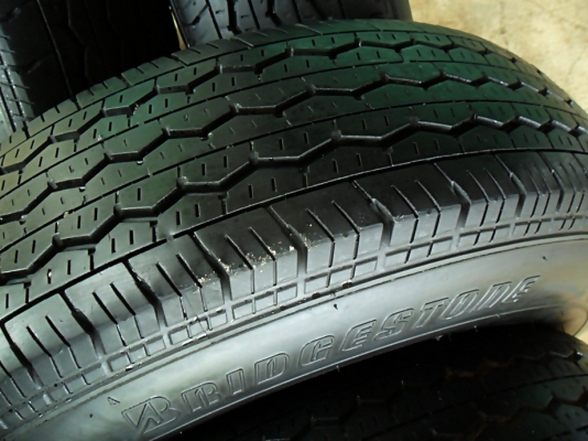 ยางกระบะขอบ15 บริดสโตน195 R15 ลงพื้นปี14 (4เส้น3,200)