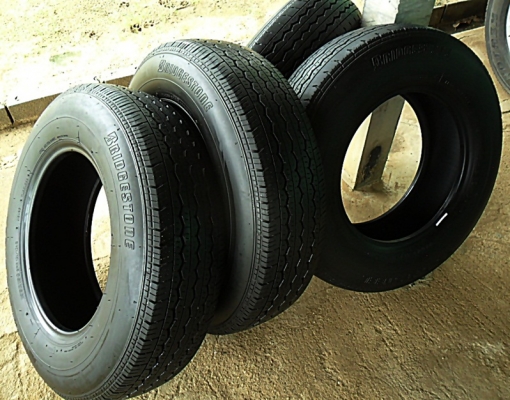 ยางกระบะขอบ15 บริดสโตน195 R15 ลงพื้นปี14 (4เส้น3,200)