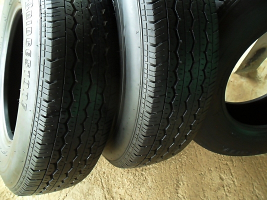 ยางกระบะขอบ15 บริดสโตน195 R15 ลงพื้นปี14 (4เส้น3,200)