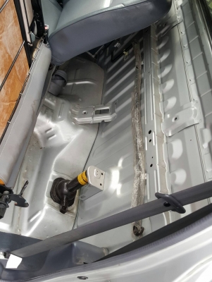 TIGER D4D เครื่อง2500  ตู้แห้ง สีเดิมบางรถสวยพร้อมใช้งาน