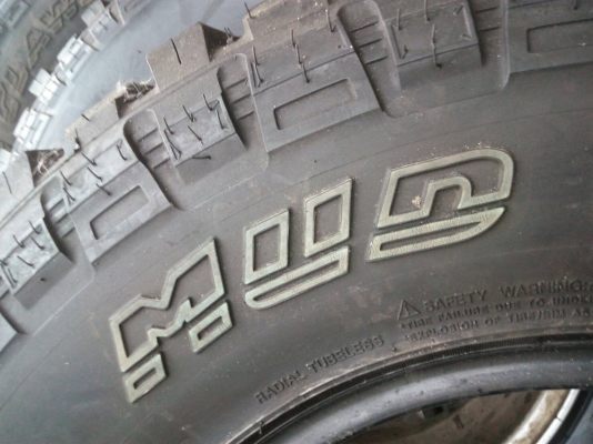 265/75R16 DEESTONE MUD CLAWER ปี14 มี 3 เส้น tel.081-4273941 ไอดีไลน์ 0814273941 265/75R16 DEESTONE MUD CLAWER ปี14 มี 3 เส้น tel.081-4273941 ไอดีไลน์ 0814273941