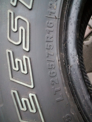 265/75R16 DEESTONE MUD CLAWER ปี14 มี 3 เส้น tel.081-4273941 ไอดีไลน์ 0814273941 265/75R16 DEESTONE MUD CLAWER ปี14 มี 3 เส้น tel.081-4273941 ไอดีไลน์ 0814273941