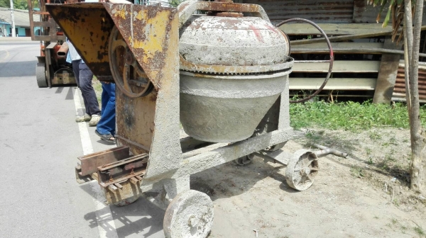 Sell> ขายโม่ปูน Barton เหล็กเหนียว ลูกข่างสวย ไม่มีผุ ไม่มีปะ สภาพสวยครับ Sell> ขายโม่ปูน Barton เหล็กเหนียว ลูกข่างสวย ไม่มีผุ ไม่มีปะ สภาพสวยครับ