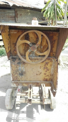 Sell> ขายโม่ปูน Barton เหล็กเหนียว ลูกข่างสวย ไม่มีผุ ไม่มีปะ สภาพสวยครับ Sell> ขายโม่ปูน Barton เหล็กเหนียว ลูกข่างสวย ไม่มีผุ ไม่มีปะ สภาพสวยครับ