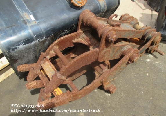 FROM JAPAN ตัวคีบปากหนีบไม้CLAMP NO BRAND*สำหรับรถขุดไซค์ 20,25,30,35/(มีปลายอาร์มติดมาด้วย) ราคาเพียง 19,500 บาท