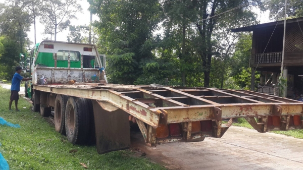 ขายด่วนISUZU GIGA340แรงสองเพลา12ล้อหางปลาเทรนเลอร์ขึ้นแม็คโครราคาเบาๆโทร0801515451