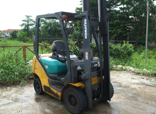 ขายรถโฟร์คลิฟท์ นำเข้าจากญี่ปุ่น Komatsu รุ่นใหม่ รุ่น 18 แล้วFG15 -18 ยกสินค้าได้ 1500 kg ,โกดัง ก.ท.ม. มีนบุรี มีบริการจัดส่งฟรีทั่วประเทศ, รถเก่านอก วิ่งไว ยกเร็ว เลี้ยวคล่อง  นำเข้าจากญี่ปุ่น เบนซิน ยังไม่ได้ใช้งานบ้านเรา สภาพดี เสาสูง 3 เมตร