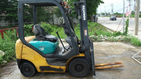 ขายรถโฟร์คลิฟท์ นำเข้าจากญี่ปุ่น Komatsu รุ่นใหม่ รุ่น 18 แล้วFG15 -18 ยกสินค้าได้ 1500 kg ,โกดัง ก.ท.ม. มีนบุรี มีบริการจัดส่งฟรีทั่วประเทศ, รถเก่านอก วิ่งไว ยกเร็ว เลี้ยวคล่อง  นำเข้าจากญี่ปุ่น เบนซิน ยังไม่ได้ใช้งานบ้านเรา สภาพดี เสาสูง 3 เมตร