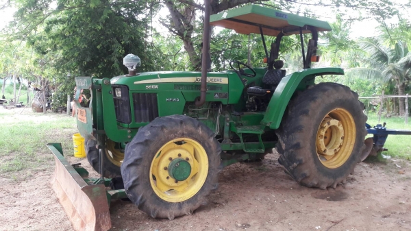 ขายตามสภาพ รถไถ จอนเดีย 5615 มีผาลดันหน้า ผาล 3 ราคา ต่อได้