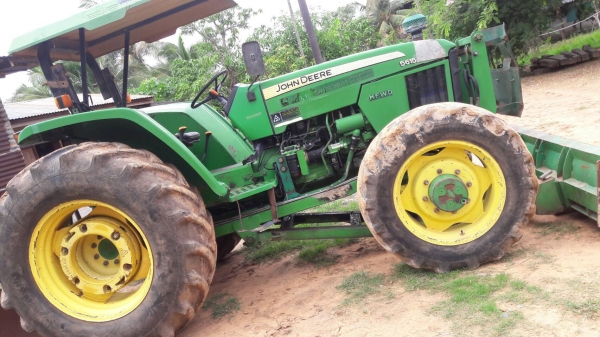 ขายตามสภาพ รถไถ จอนเดีย 5615 มีผาลดันหน้า ผาล 3 ราคา ต่อได้