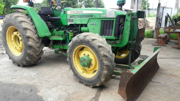 ขายตามสภาพ รถไถ จอนเดีย 5615 มีผาลดันหน้า ผาล 3 ราคา ต่อได้