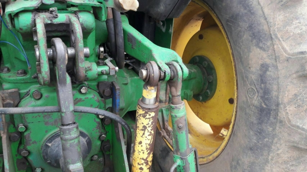 ขายตามสภาพ รถไถ จอนเดีย 5615 มีผาลดันหน้า ผาล 3 ราคา ต่อได้