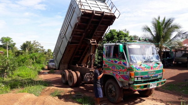 รถบรรทุกสิบล้อ