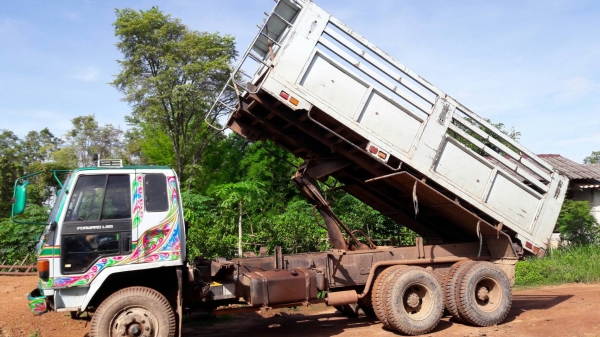 รถบรรทุกสิบล้อ