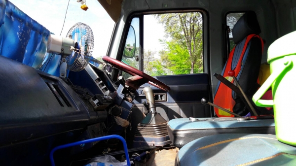 รถบรรทุกสิบล้อ