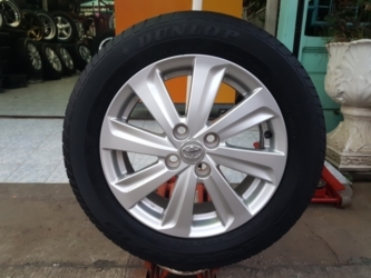 ขายล้อTOYOTA New VIOS  พร้อมยาง185/60/15  ปี 15