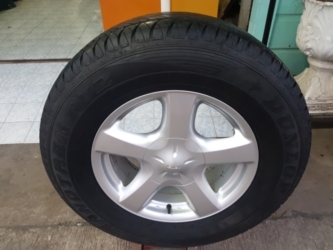 ขายล้อแม็กIsuzu D-MAX All New V-Cross พร้อมยาง265/65/17 ปี 15 ขายล้อแม็กIsuzu D-MAX All New V-Cross พร้อมยาง265/65/17 ปี 15