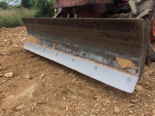 รถไถ KUBOTA  M5000. / 2 เพลา.     สนใจติดต่อ  081 - 6079515