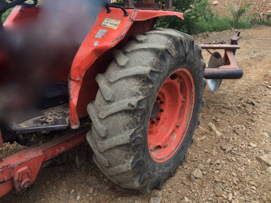 รถไถ KUBOTA  M5000. / 2 เพลา.     สนใจติดต่อ  081 - 6079515