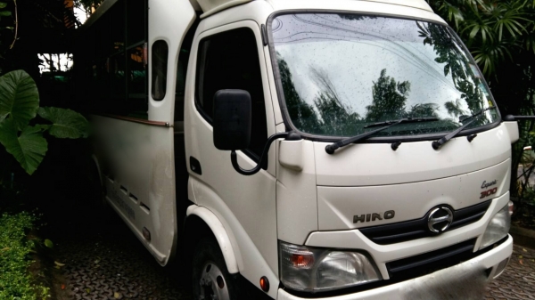 รถฮีโน่ 6 ล้อ ( รถ รับ - ส่ง นักเรียน. ) 150 แรงม้า. ปี 57. , ( รถวิ่ง 10,xxx กม. )   สนใจติดต่อ  081 - 6079515