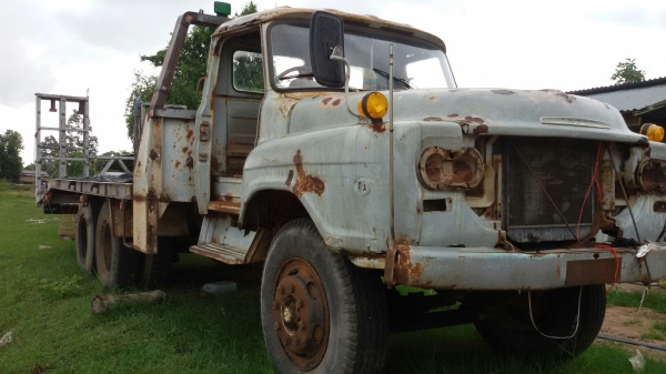 ขายรถเทเลอหางปลาเอกสารประมูลรถใช้งานปกติ