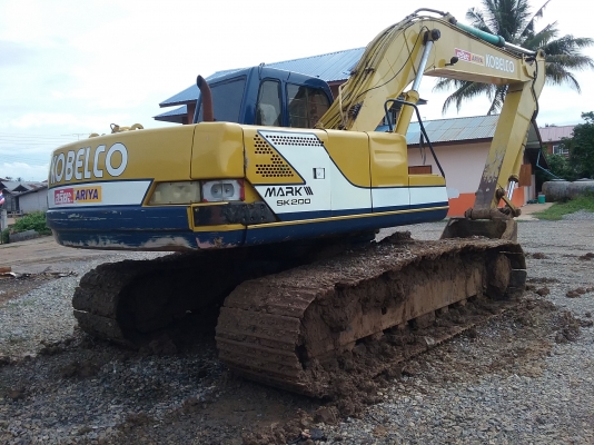 ขาย 695,000 KOBELCO  SK 200-3  เครื่องดี ปั้มแรง ไฟฟ้าครบ เอวแน่น โซ่ไหม่ เอกสารเล่มทะเบียน รถสวยพร้อมใช้เอกสารพร้อมโอน  รถอยู่ จ.นครราชสีมา  090-772-3710 090-772-3708