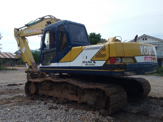 ขาย 695,000 KOBELCO  SK 200-3  เครื่องดี ปั้มแรง ไฟฟ้าครบ เอวแน่น โซ่ไหม่ เอกสารเล่มทะเบียน รถสวยพร้อมใช้เอกสารพร้อมโอน  รถอยู่ จ.นครราชสีมา  090-772-3710 090-772-3708