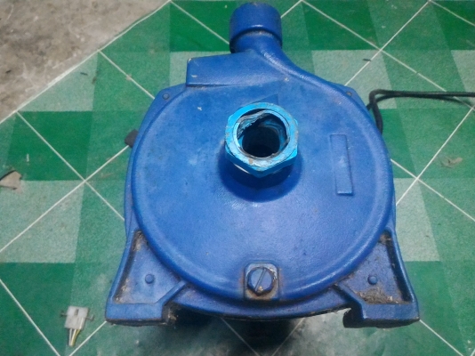 ปั๊มน้ำยี่ห้อ LEAL ขนาดกำลัง 1แรงม้า 750 W. ท่อเข้า - ออก 1นิ้ว ดันน้ำขึ้นได้สูง 34 ม.