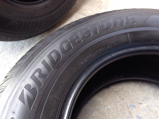 ยาง Bridgstone 265-65-17 รุ่น ECOPLA ep 850 ปี 15 ครบชุด 4 เส้น 7500  สภาพสวยๆไม่บวมไม่กินข้างดอกยางเหลือเยอะเอาไปวิ่งกันใด้อีกยาวค่ะ